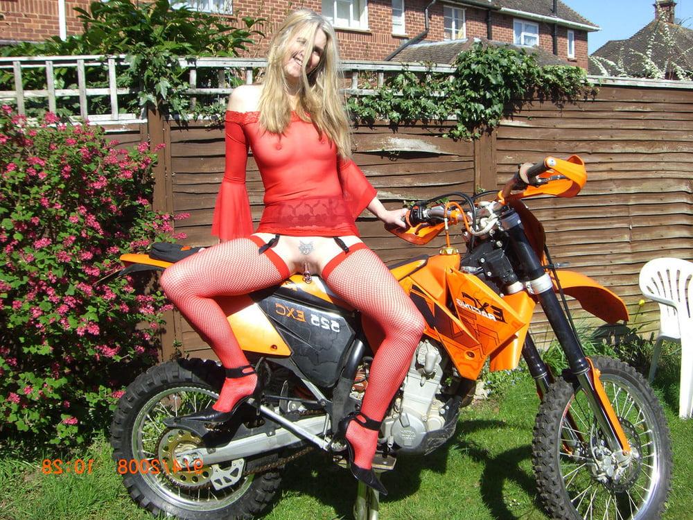 25P Mature Amateur 05