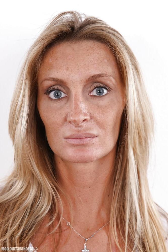25P Busty MILF