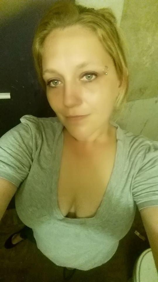 25P Next Door Type MILFS and DILFS