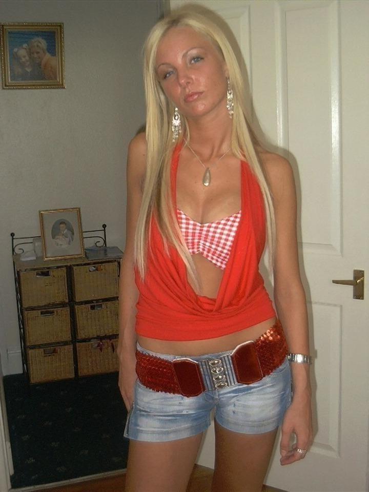 25P Next Door Type MILFS and DILFS