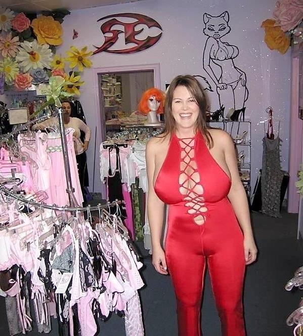 25P Next Door Type MILFS and DILFS