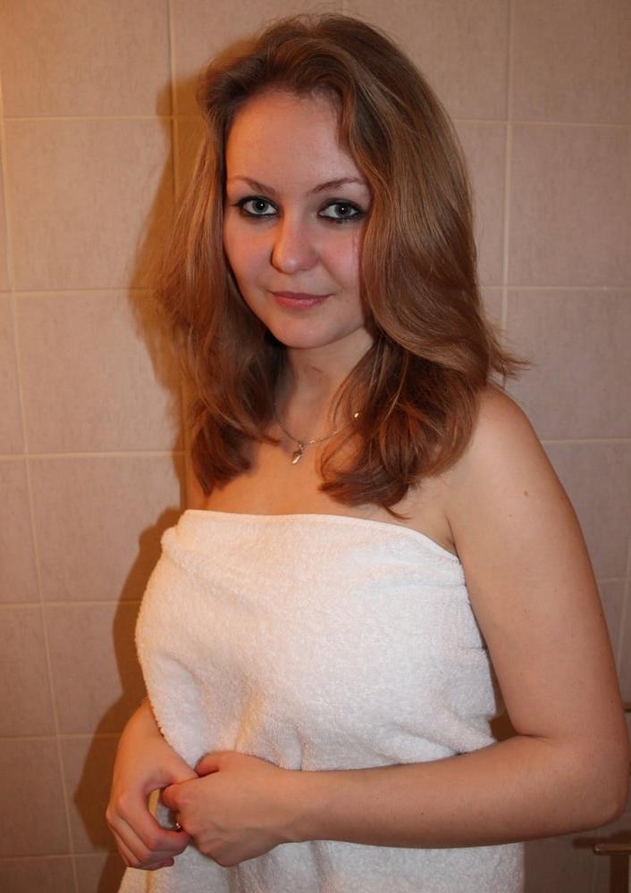 25P Amateur busty Anetta