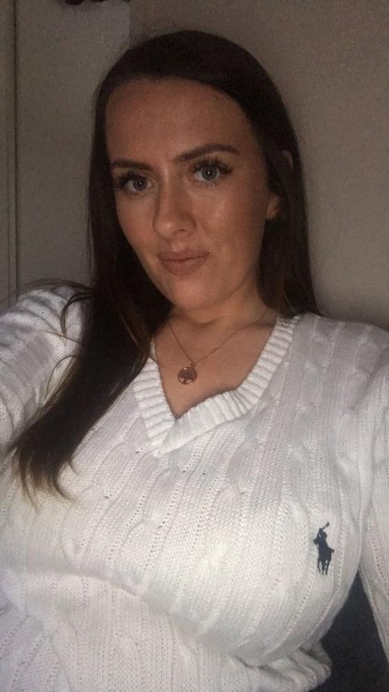 16P Big tit UK Brunette MILF