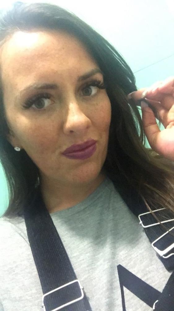 16P Big tit UK Brunette MILF