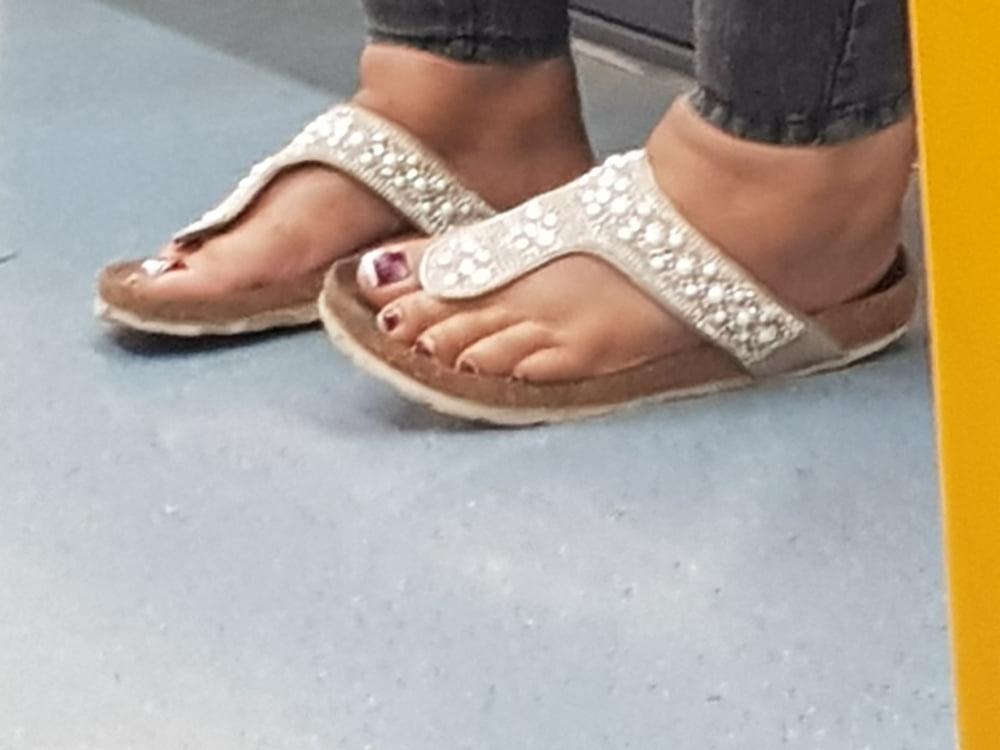 6P Capture feet of chubby latin milf