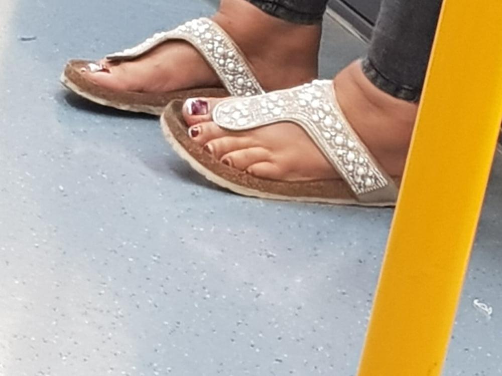 6P Capture feet of chubby latin milf