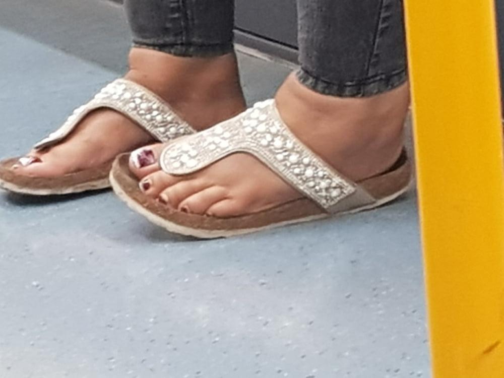 6P Capture feet of chubby latin milf