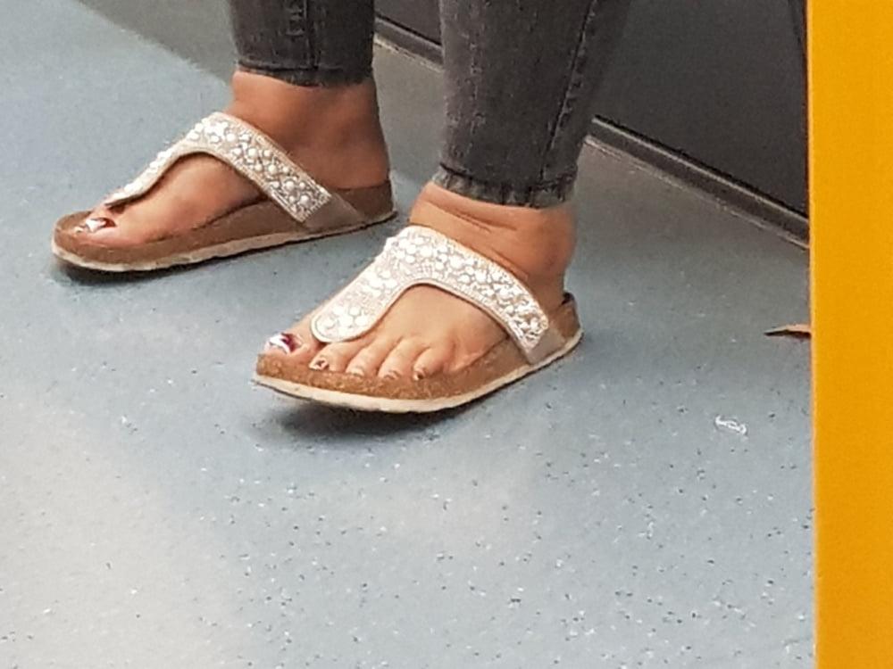 6P Capture feet of chubby latin milf
