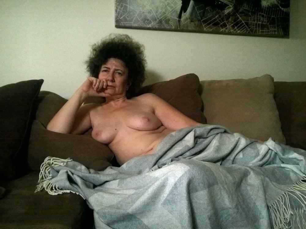 24P Sexy milf