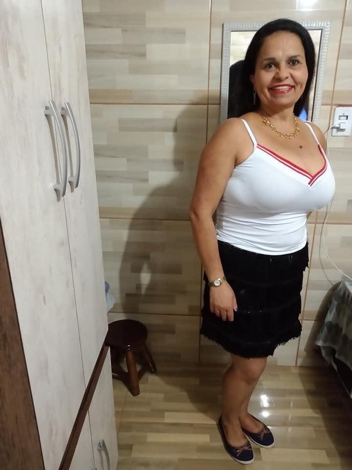 21P BUSTY MILF SUSANA