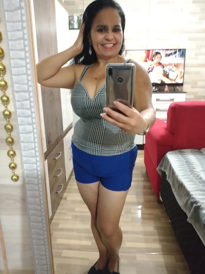 21P BUSTY MILF SUSANA
