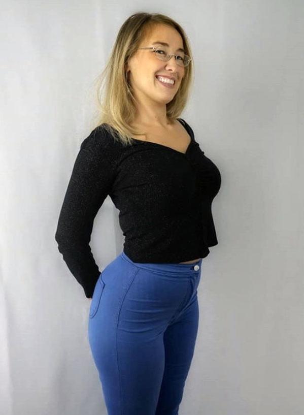 25P Big Ass MILF