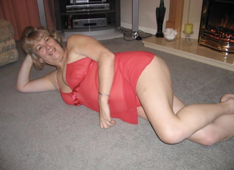 6P Uk milf wife