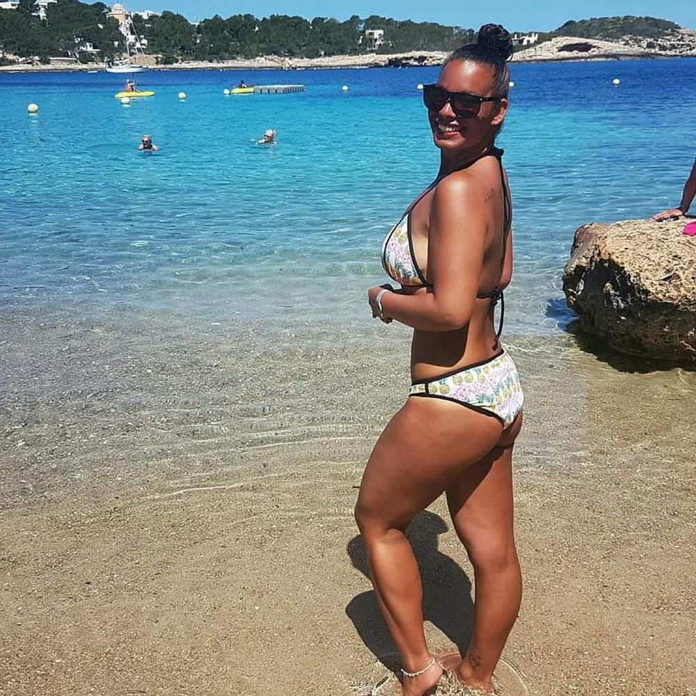 25P Amateur Dutch nurse Cheryl with huge tits in bikini