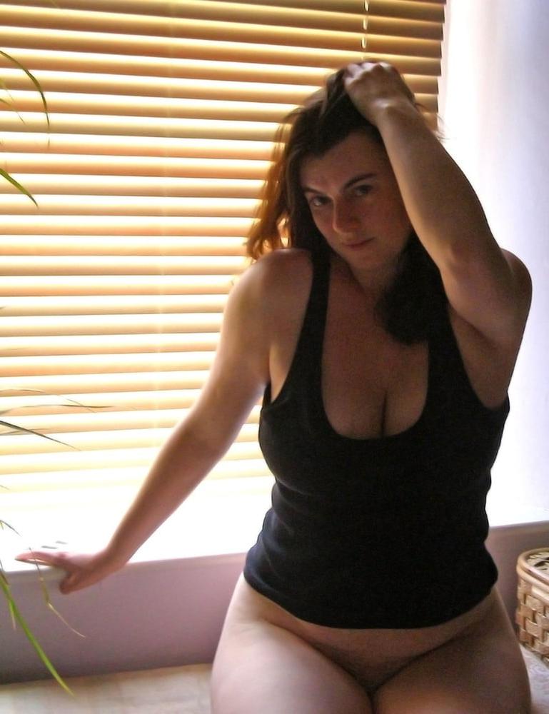 25P Gorgeous Sexy MILF's Hot Body