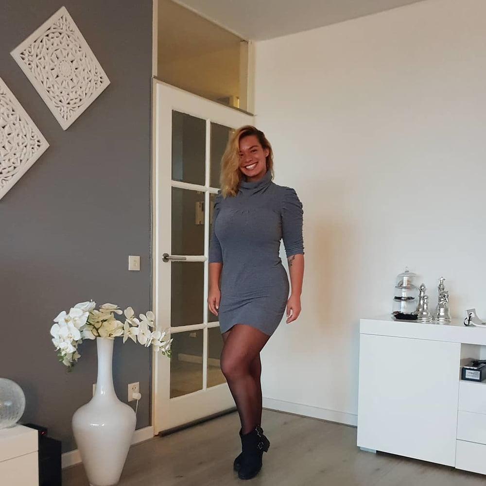 25P Amateur Dutch nurse Cheryl horny in pantyhose