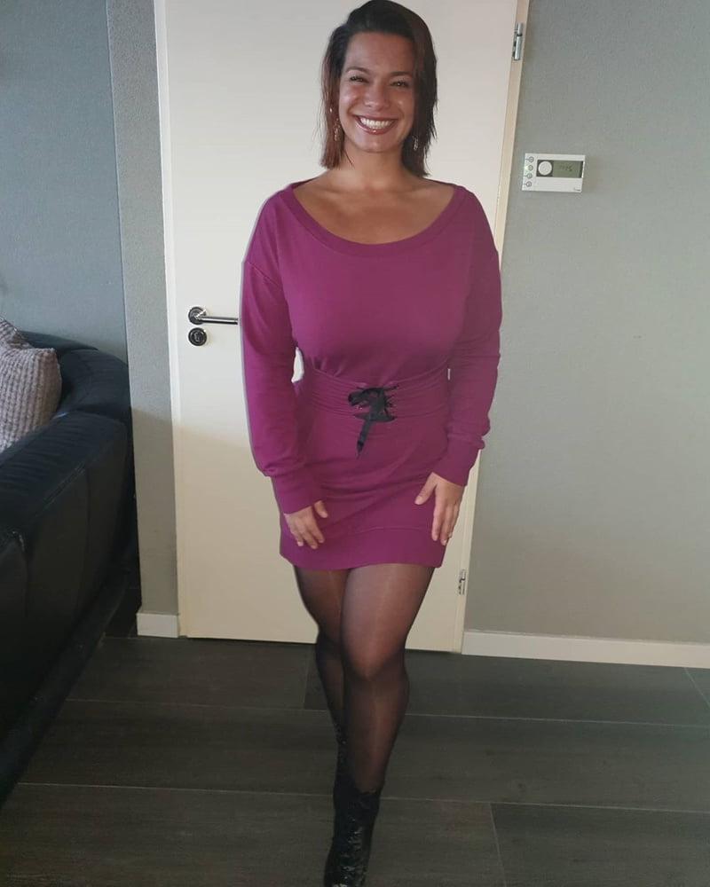 25P Amateur Dutch nurse Cheryl horny in pantyhose