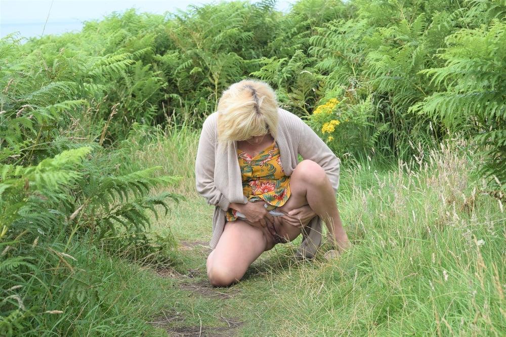 25P Amateur Mature Pussy 1