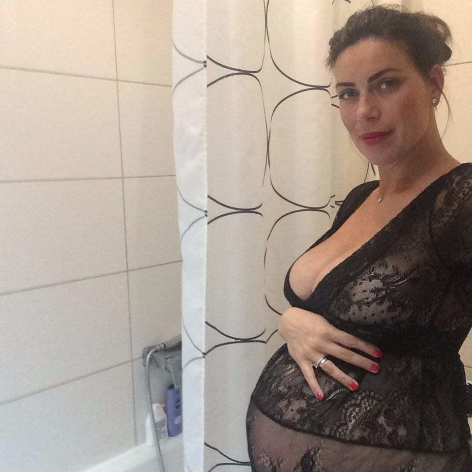 15P Massive Titted Preggo Milf
