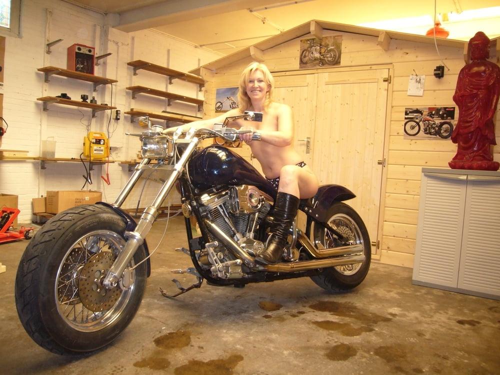 21P Esther Dutch Blonde Milf Exposed