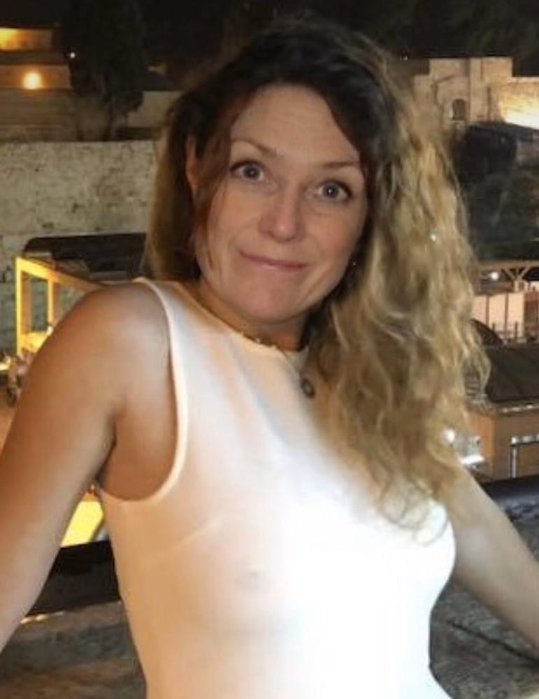 25P New French Milf Vendeuse - part 2