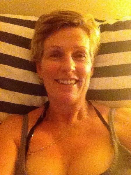 25P Mature MILF Exposed
