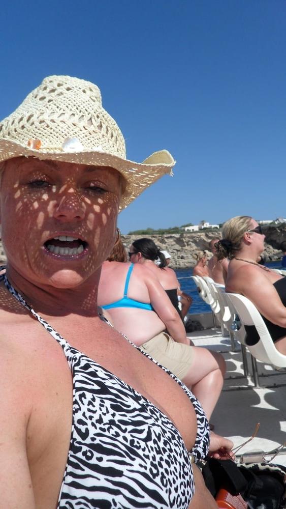 11P Linda Bell UK MILF