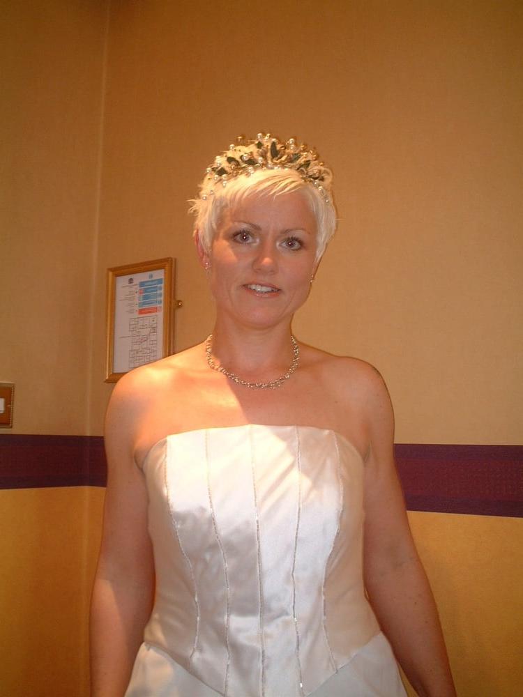 11P Linda Bell UK MILF