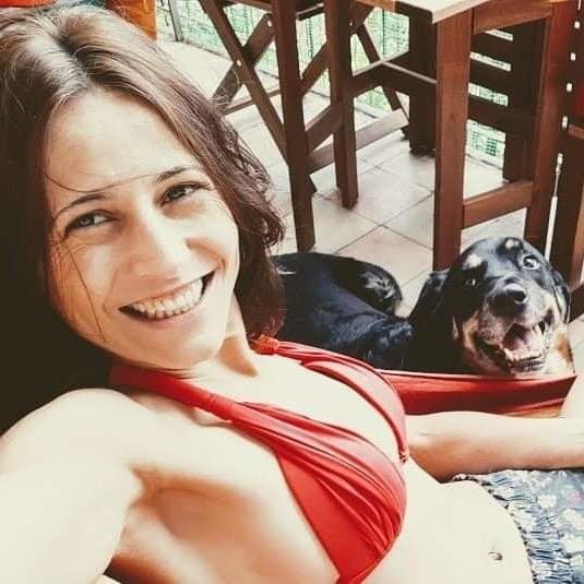 22P Hot milfs