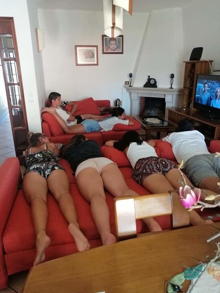 22P Hot milfs