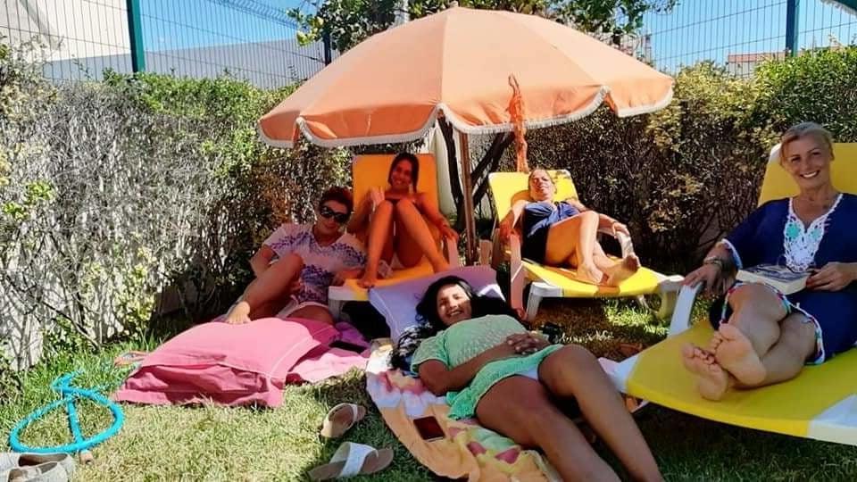 22P Hot milfs
