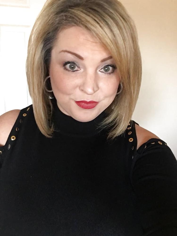 25P Sexy Big Tit MILF Lucille Exposed