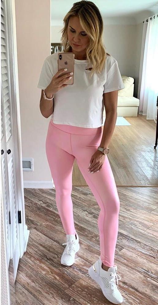 25P Hot amateur mom Jill in tight latex pants