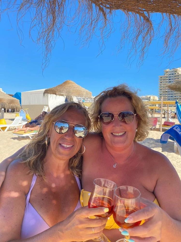 21P Hot milfs