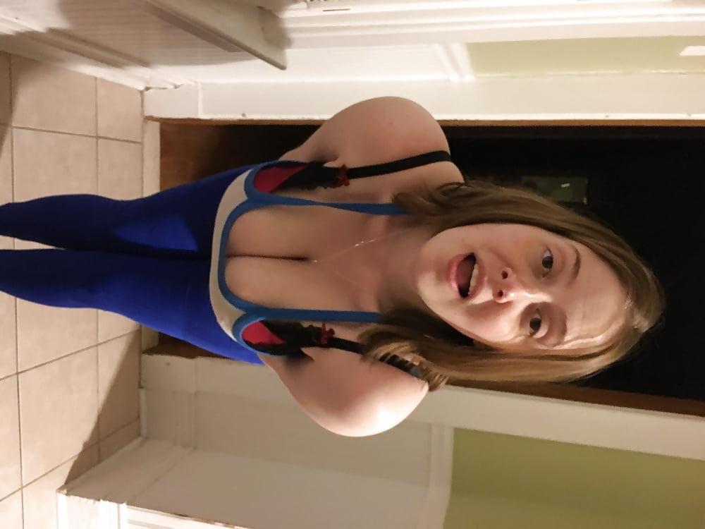25P Thick and curvy MILF Sara