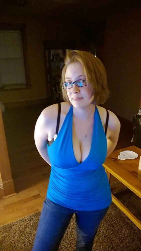 25P Thick and curvy MILF Sara