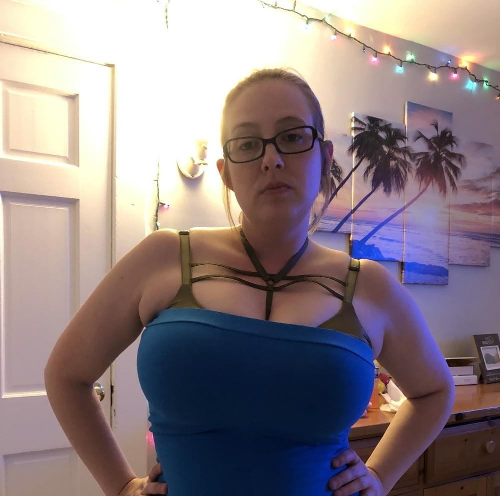 25P Thick and curvy MILF Sara