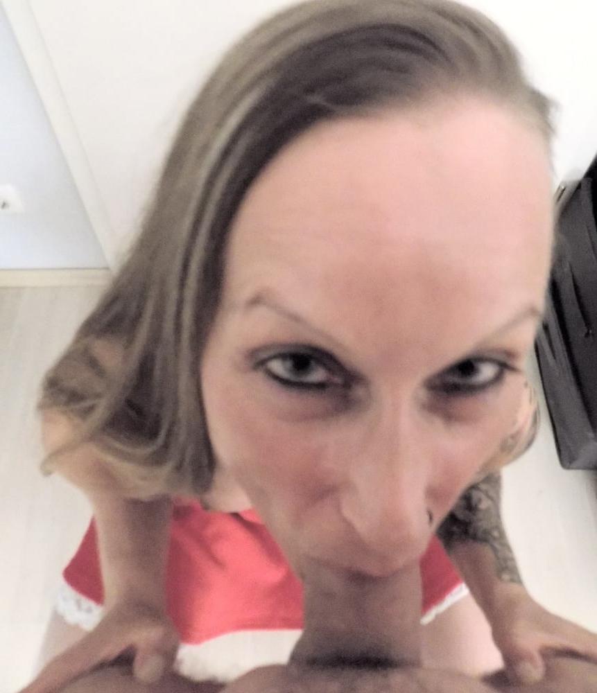 24P Andrea S. - German Amateur Whore from Essen