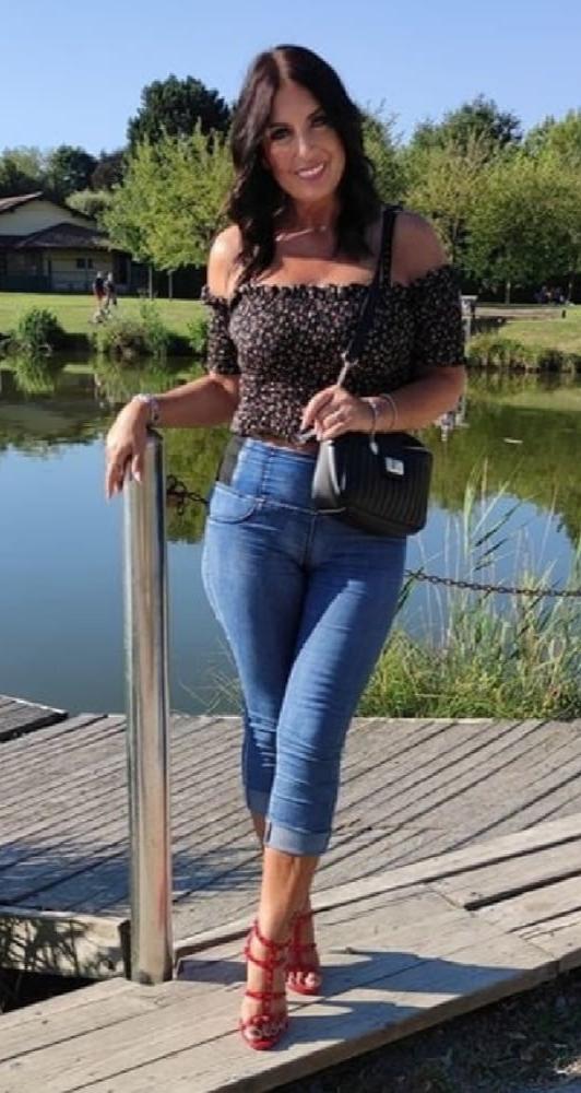 25P Mature Amateur Clothed 26
