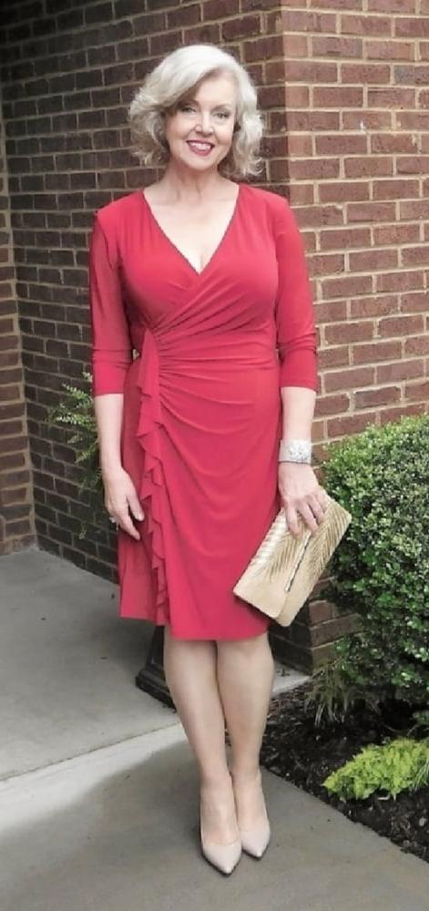 25P Mature Amateur Clothed 26
