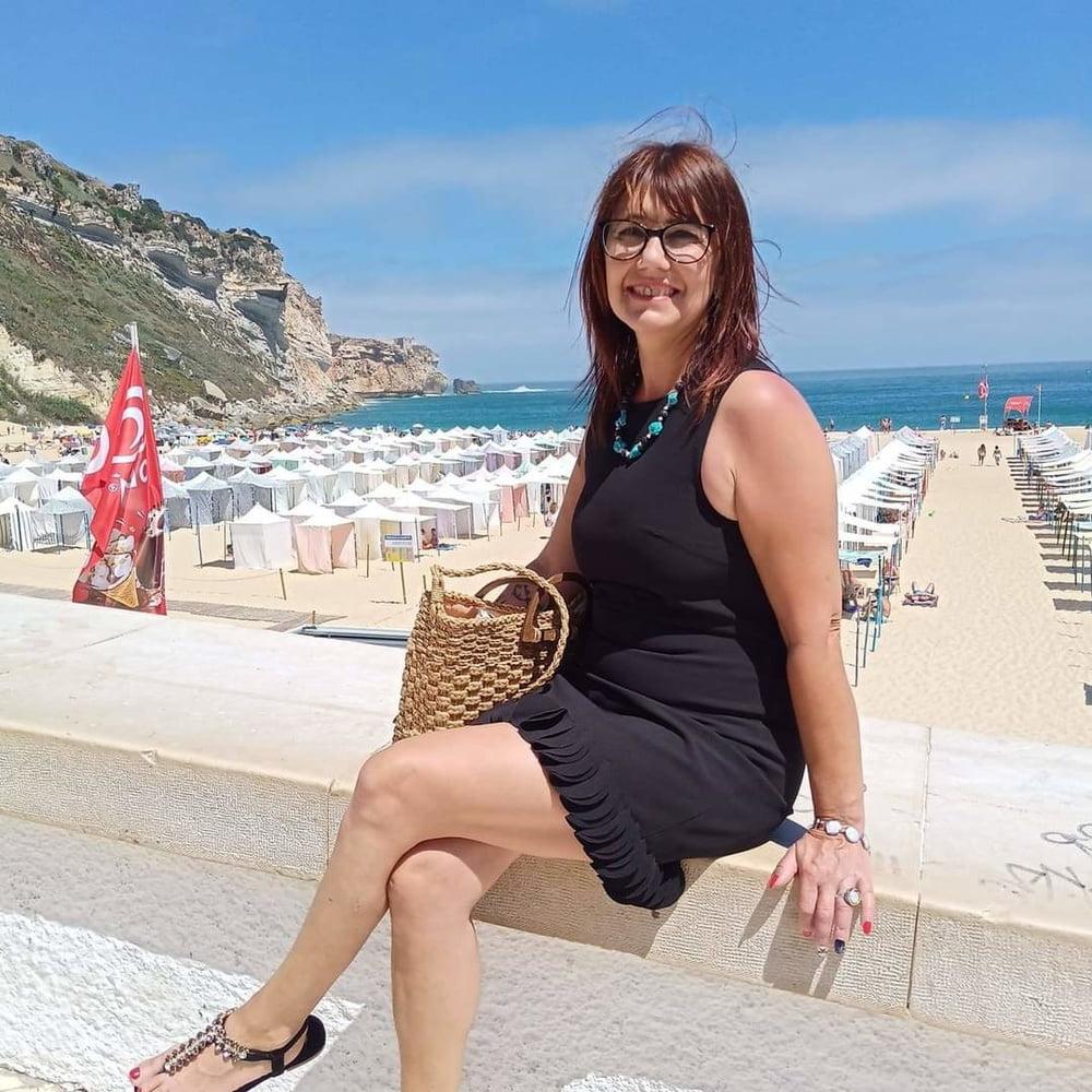 22P Hot milfs