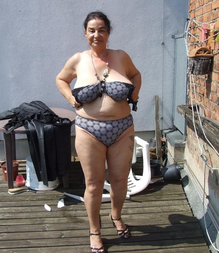 18P Amateur granny