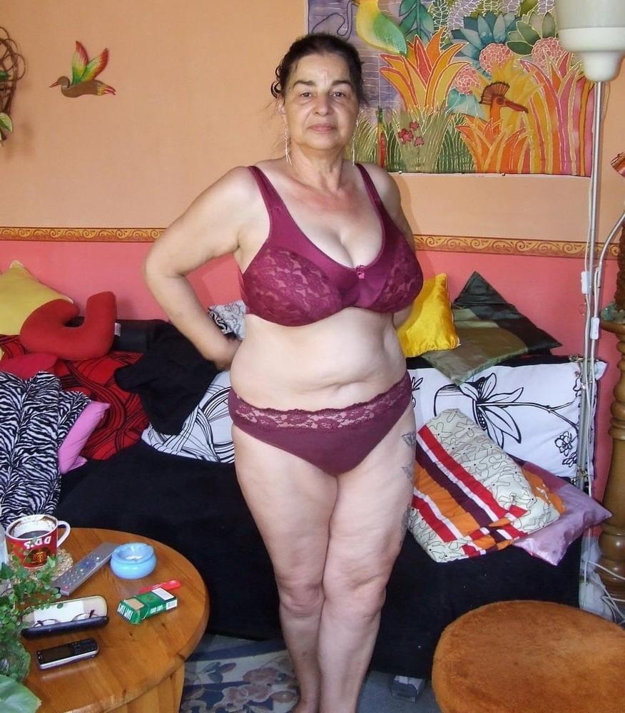 18P Amateur granny
