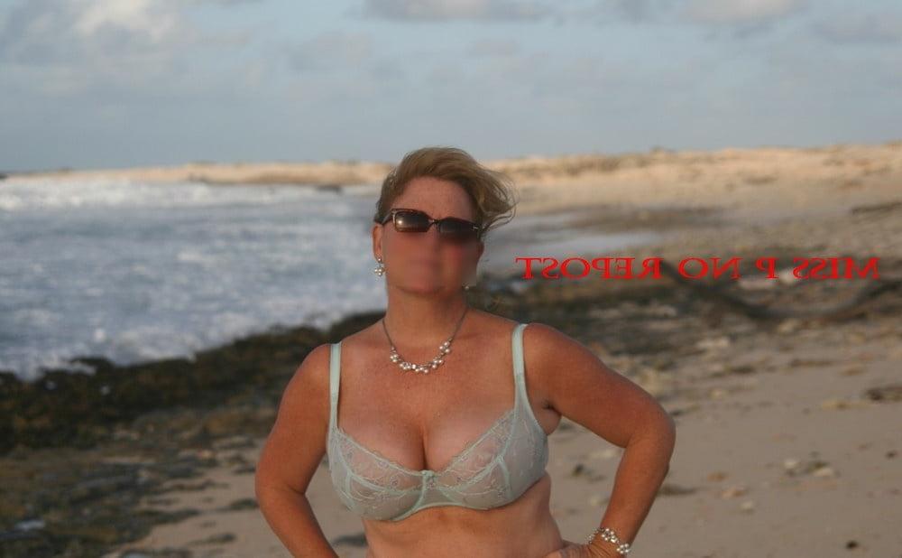 25P Voluptuous Milf Blonde Wife Nude Topless Housewife