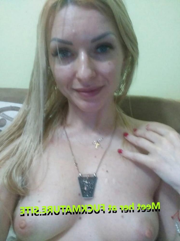 25P Self shot blonde MILF