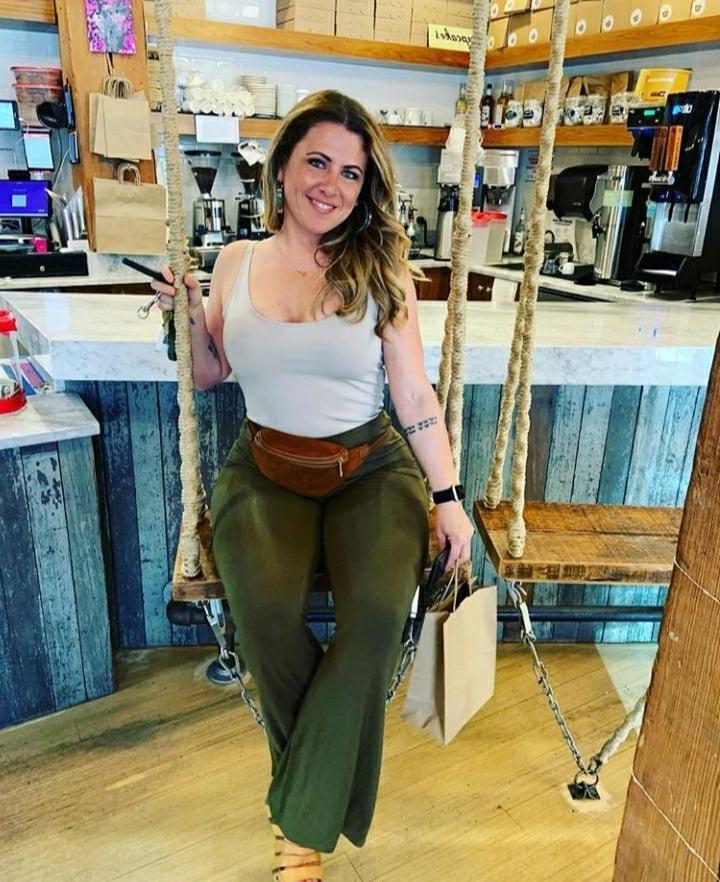 8P Milf Expose (Rose)