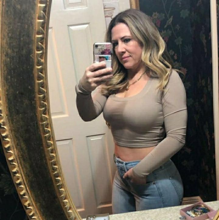8P Milf Expose (Rose)