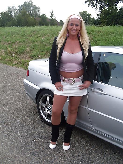 25P Sexy amateur Milf Vicky with big boobs from hyves
