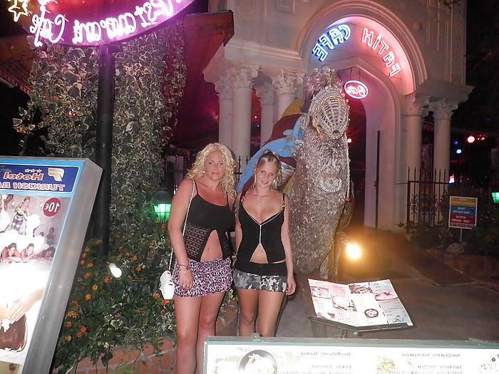 25P Sexy amateur Milf Vicky with big boobs from hyves