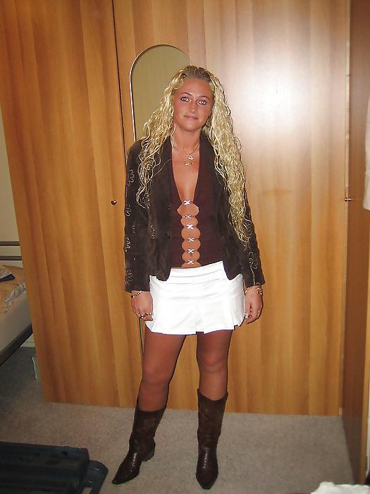 25P Sexy amateur Milf Vicky with big boobs from hyves